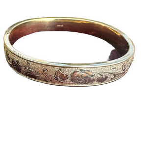 Antique 1920s–30s Winard Hand-Chased Gold-Filled Floral Bangle Bracelet